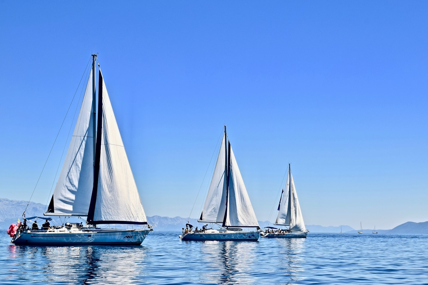 Expert Tips for Safe and Fun Sailing Adventures
